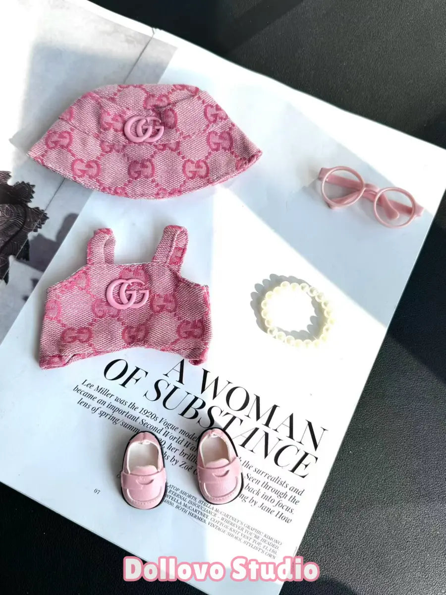Gucci Monogram Vintage Outfit