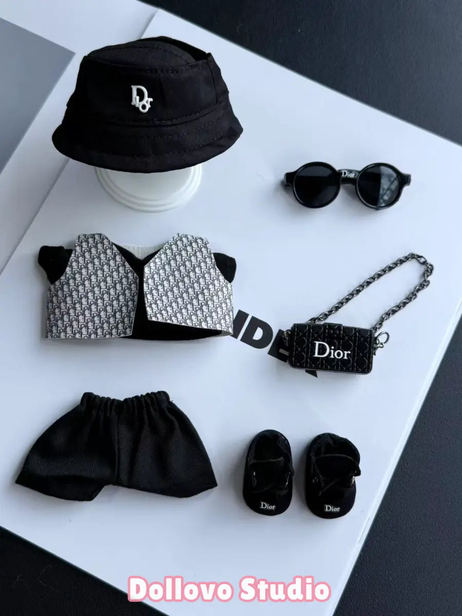 Dior Black & White City Walk Outfit